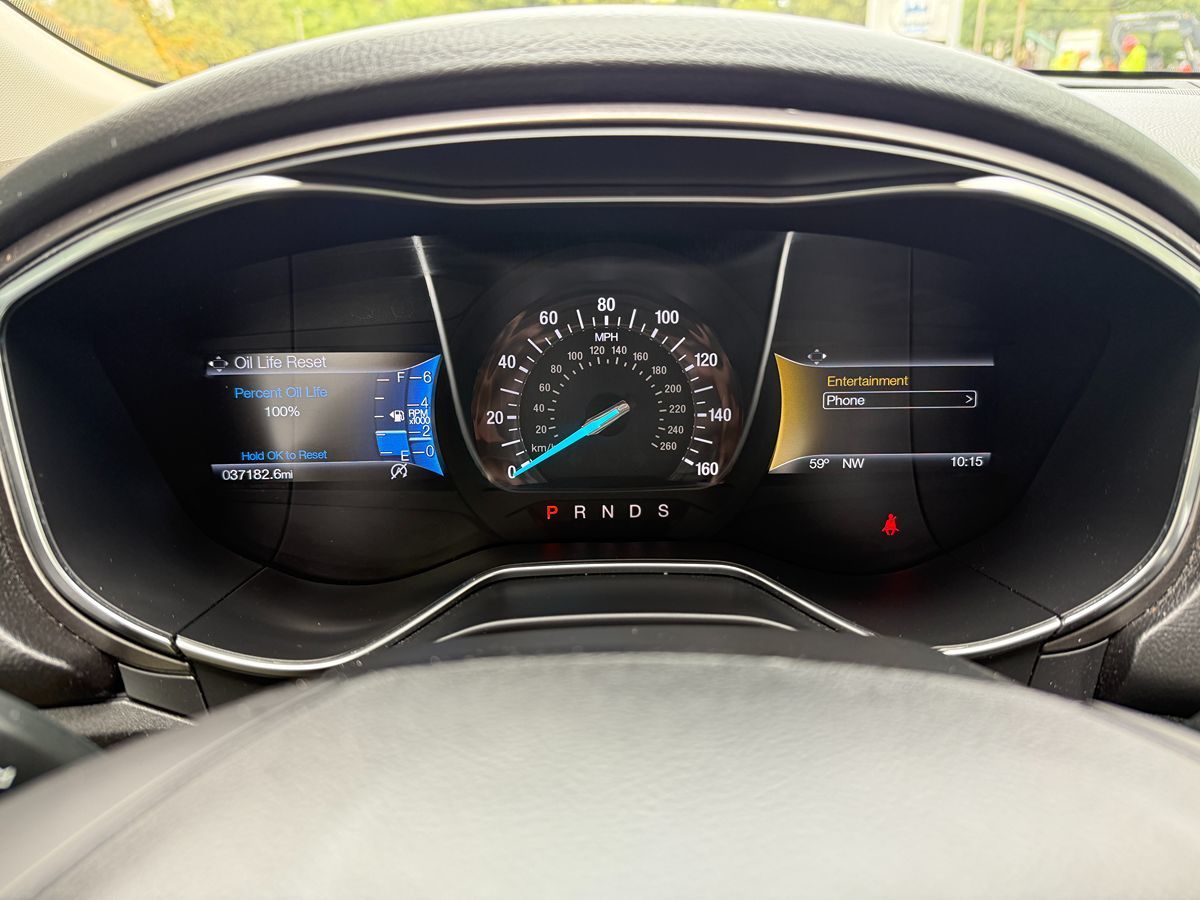 2017 Ford Fusion SE photo 22