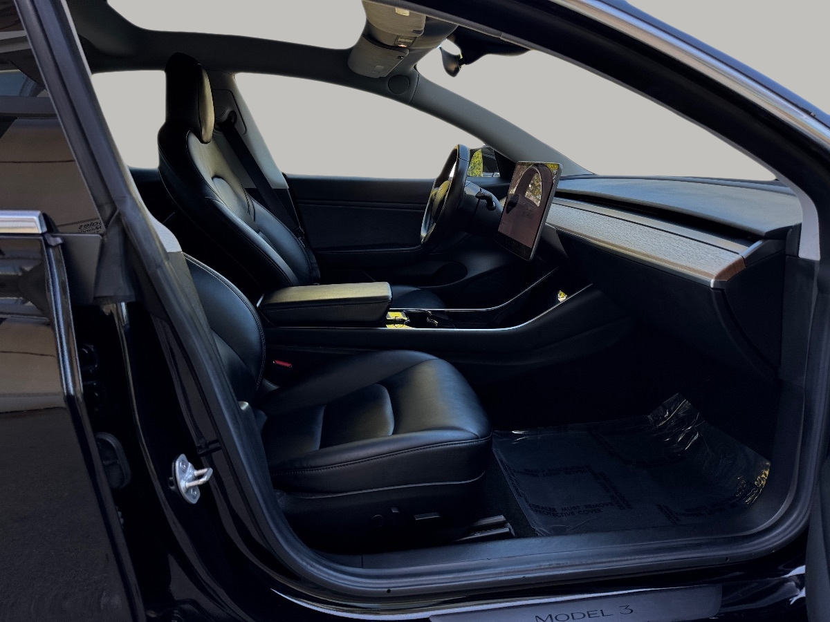 2019 Tesla Model 3 Mid Range photo 18