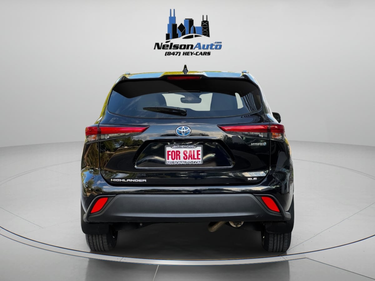 2022 Toyota Highlander Hybrid XLE photo 4