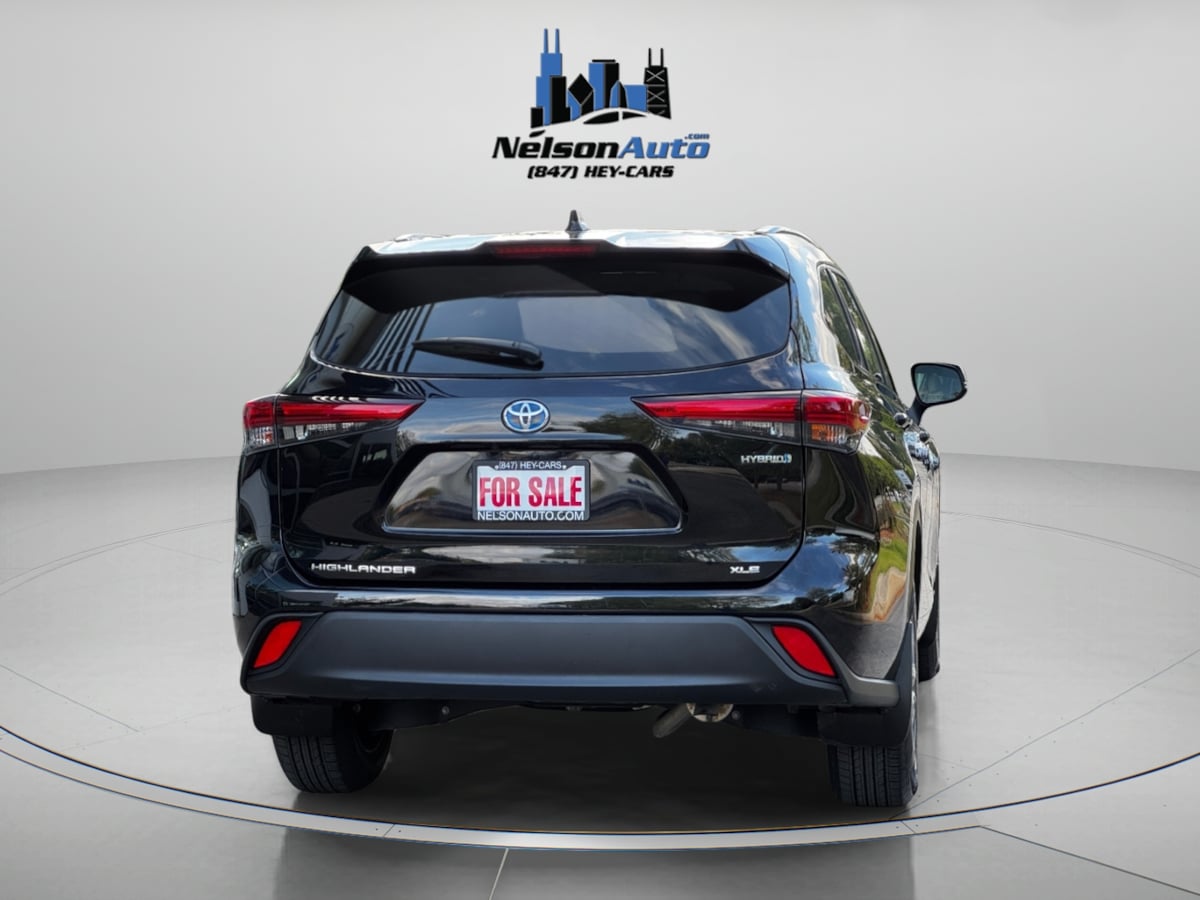 2022 Toyota Highlander Hybrid XLE photo 3