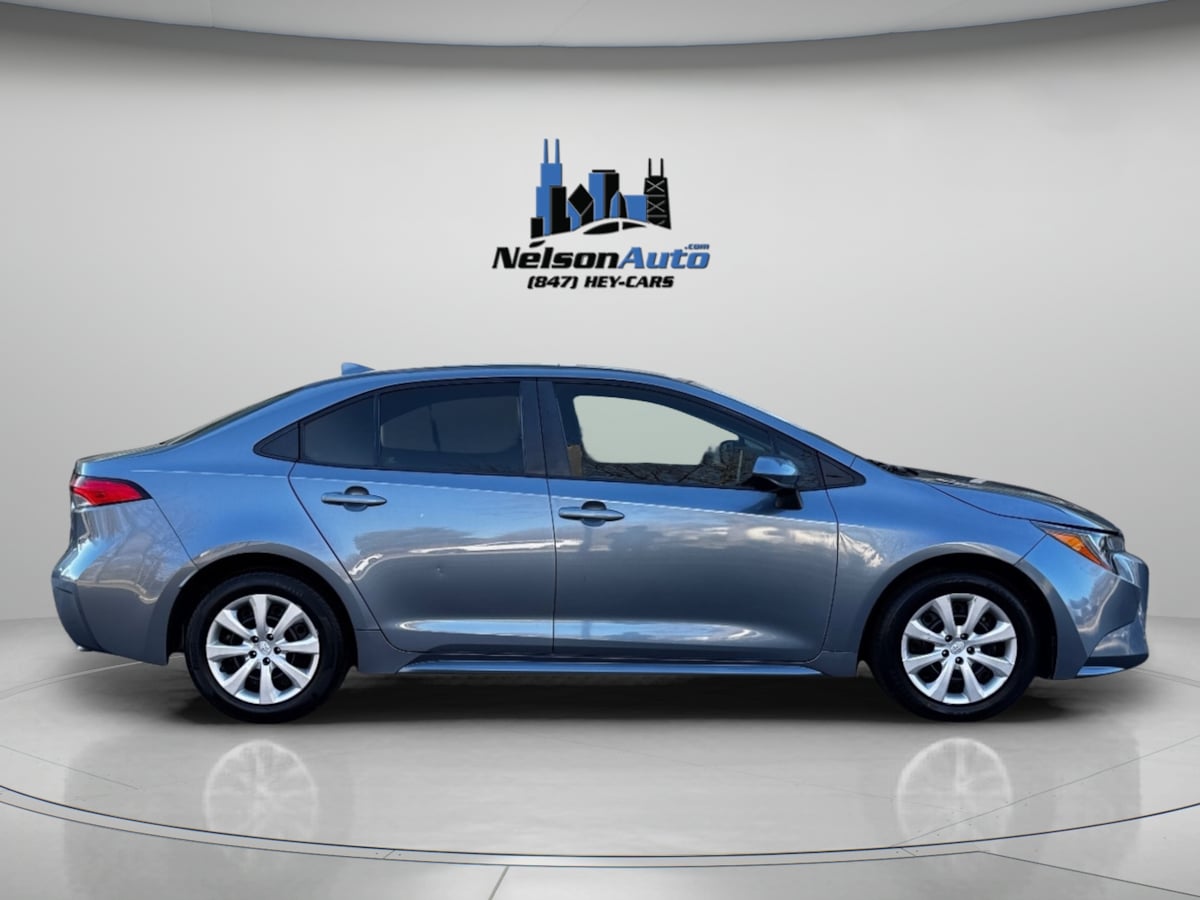 2020 Toyota Corolla LE photo 2