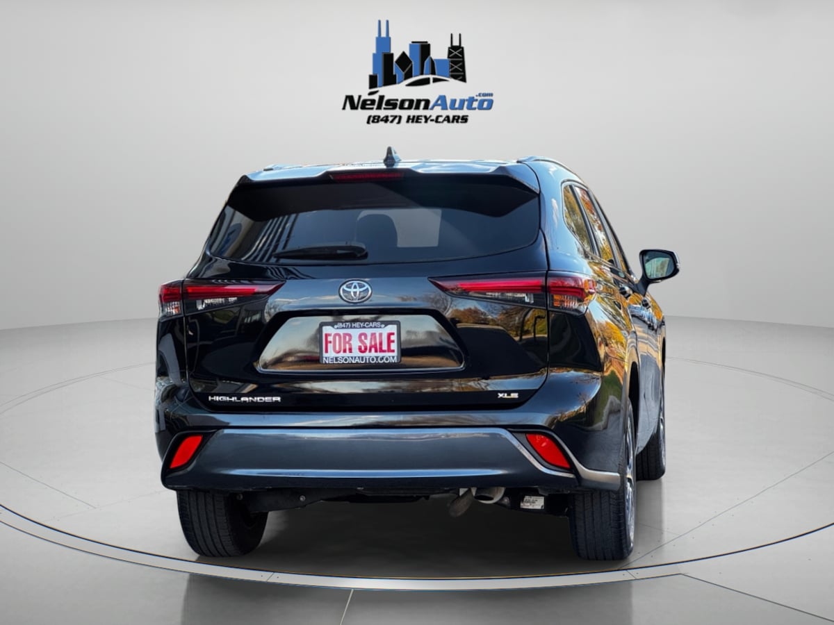 2024 Toyota Highlander XLE photo 3