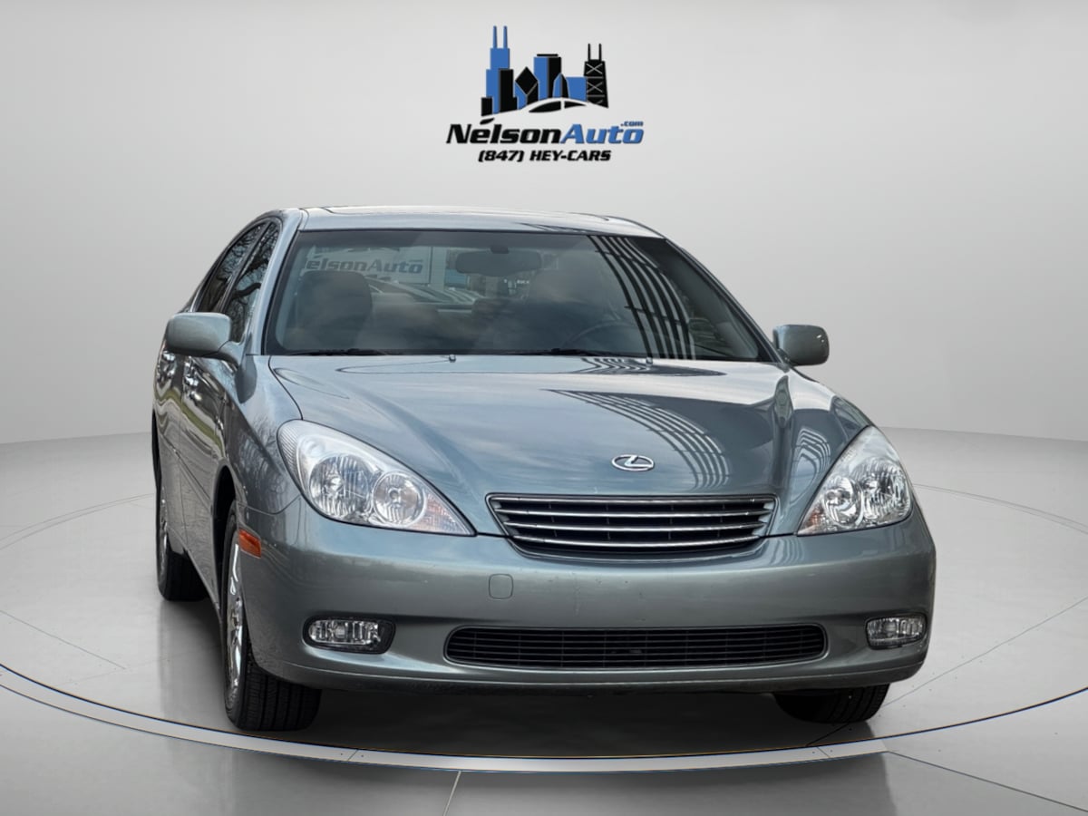 2004 Lexus ES 330 photo 2