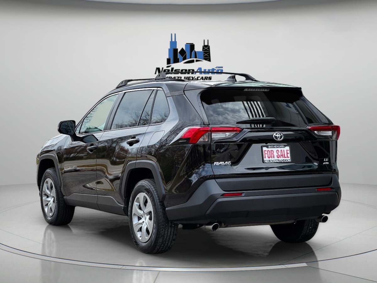2020 Toyota RAV4 LE photo 2