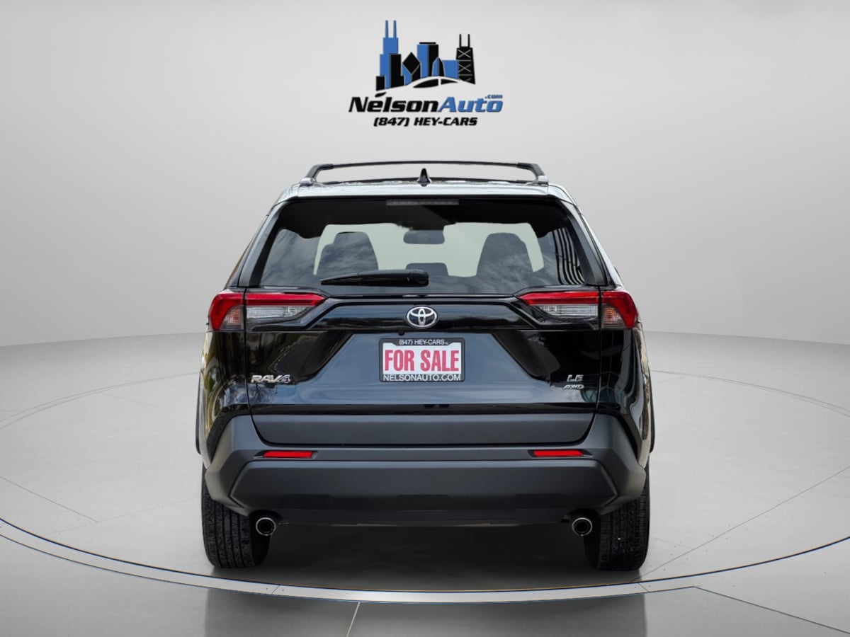 2020 Toyota RAV4 LE photo 4