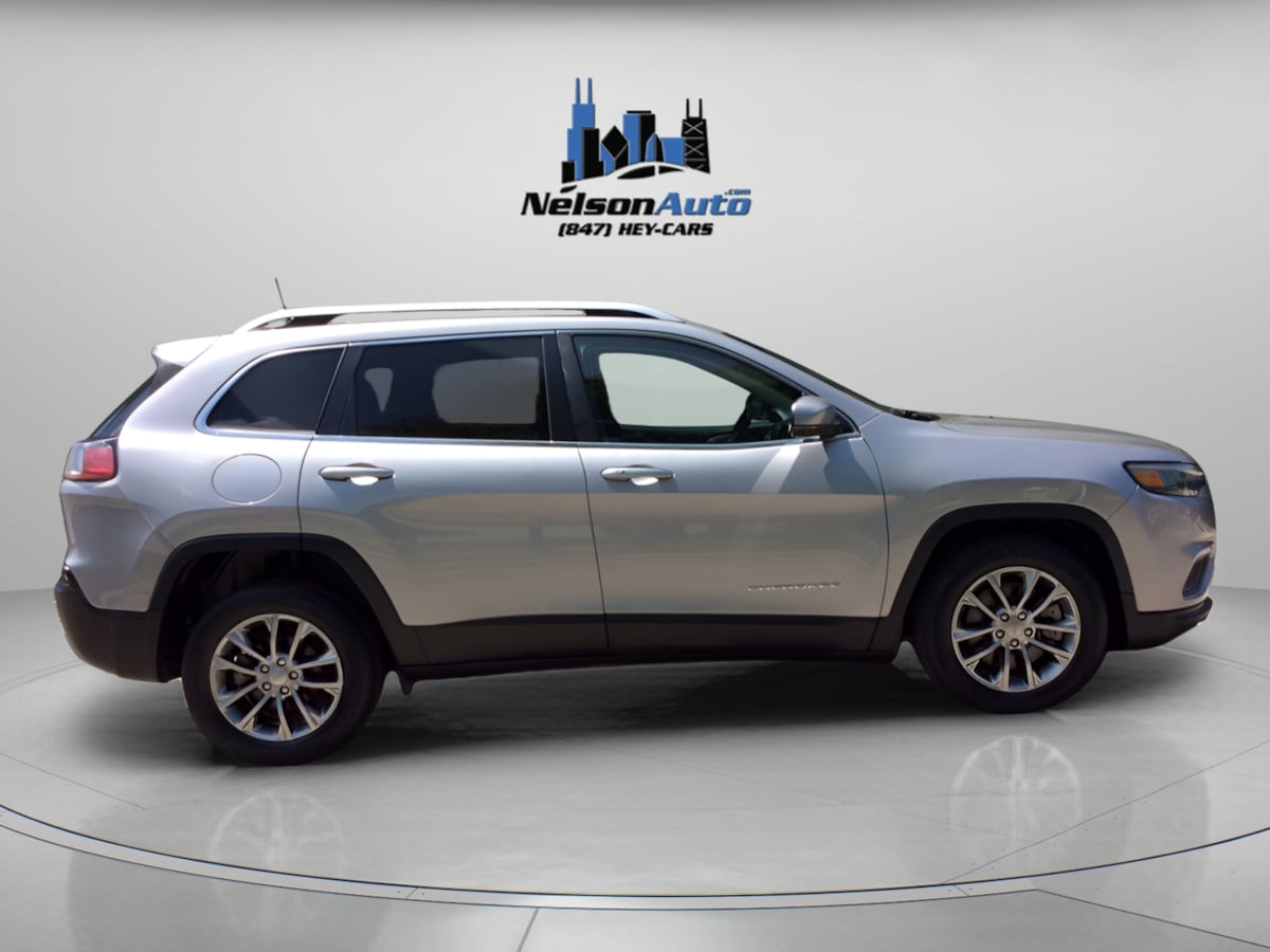 View vehicle photo 3