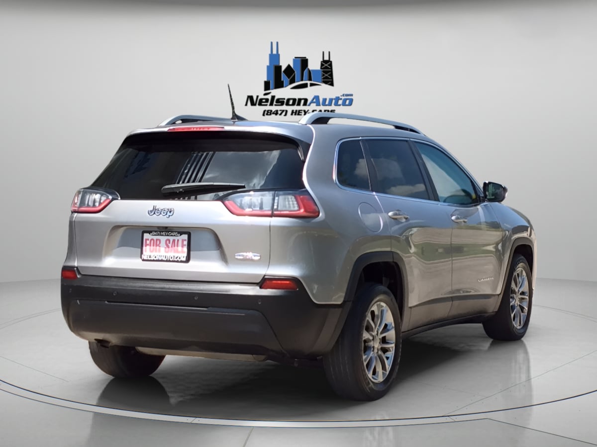 View vehicle photo 4