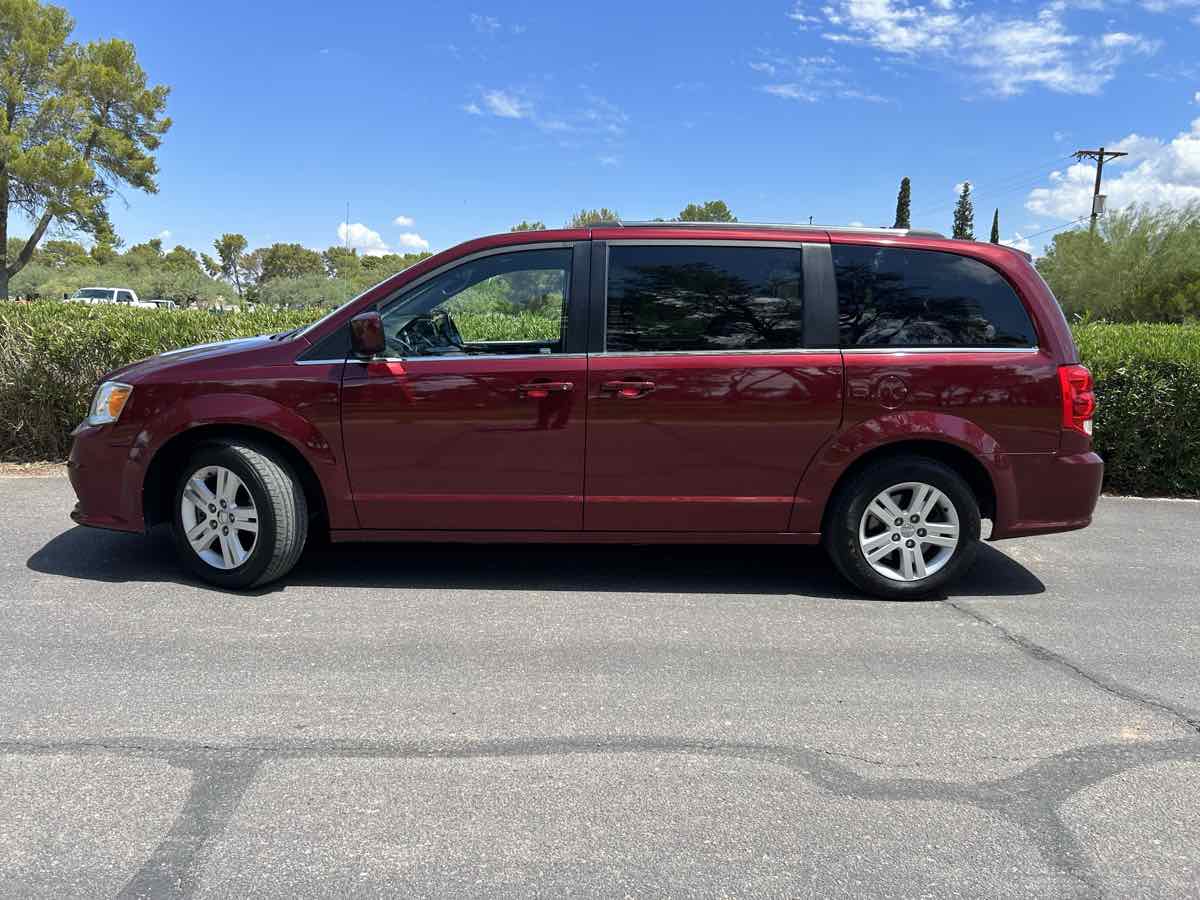 2019 Dodge Grand Caravan SXT - Photo 2