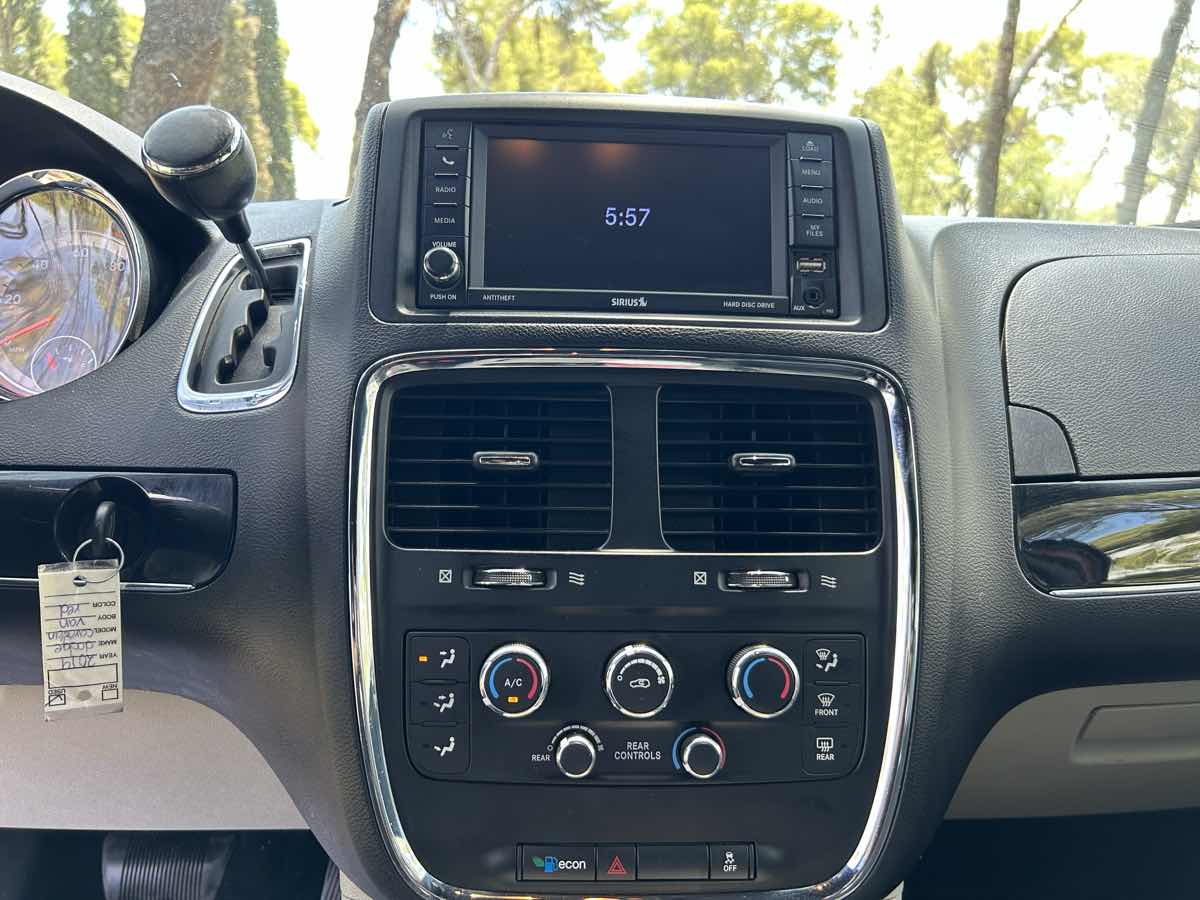2019 Dodge Grand Caravan SXT - Photo 14