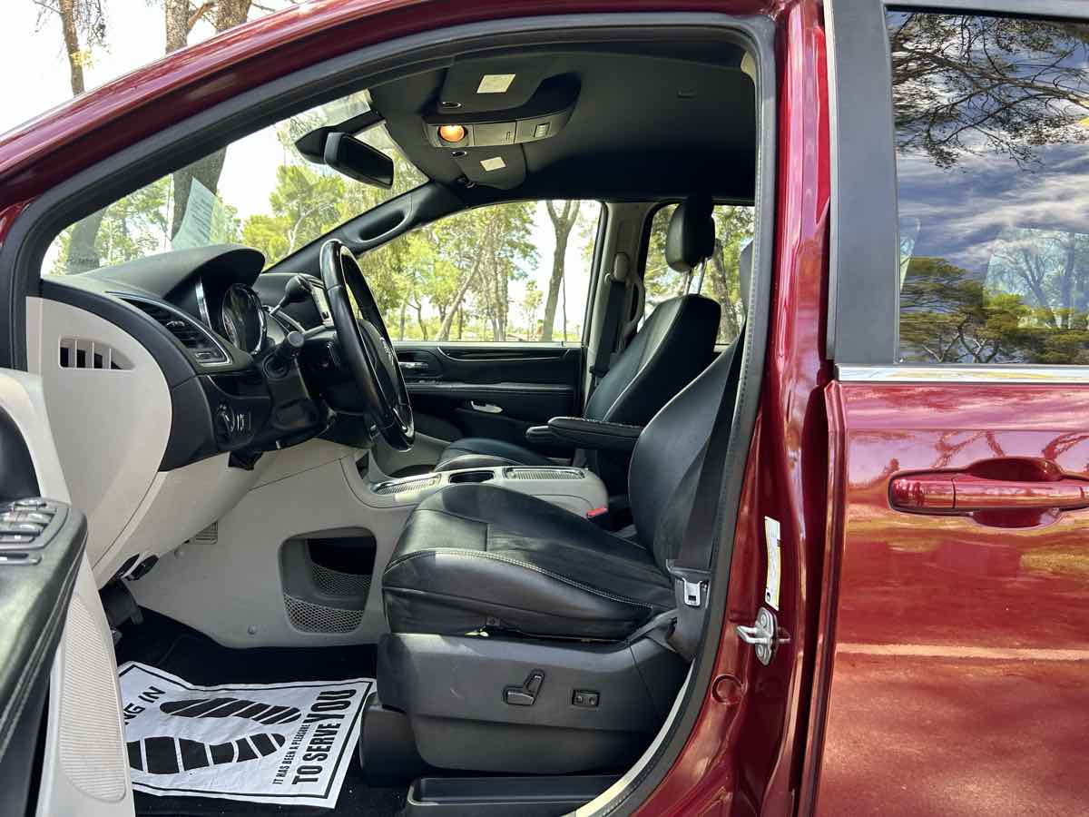 2019 Dodge Grand Caravan SXT - Photo 17