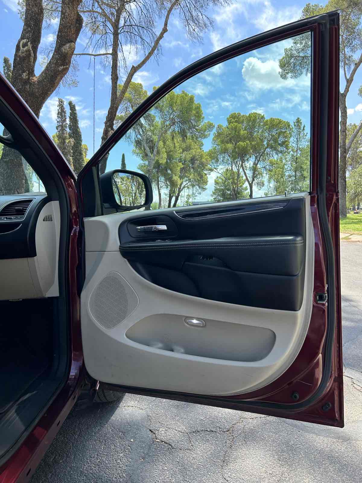 2019 Dodge Grand Caravan SXT - Photo 22