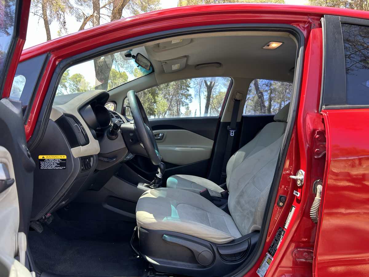 2013 Kia Rio LX - Photo 19