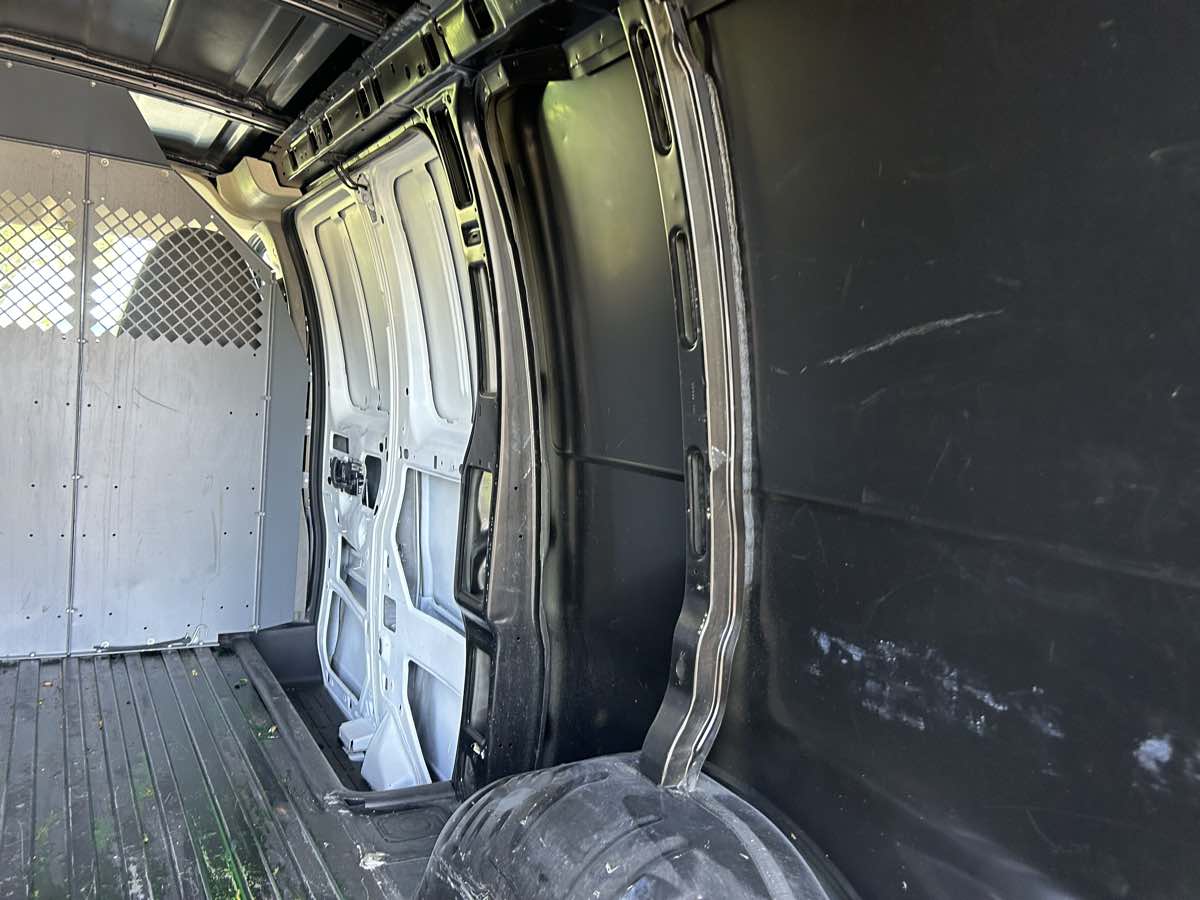 2013 Chevrolet Express Cargo Work Van - Photo 17