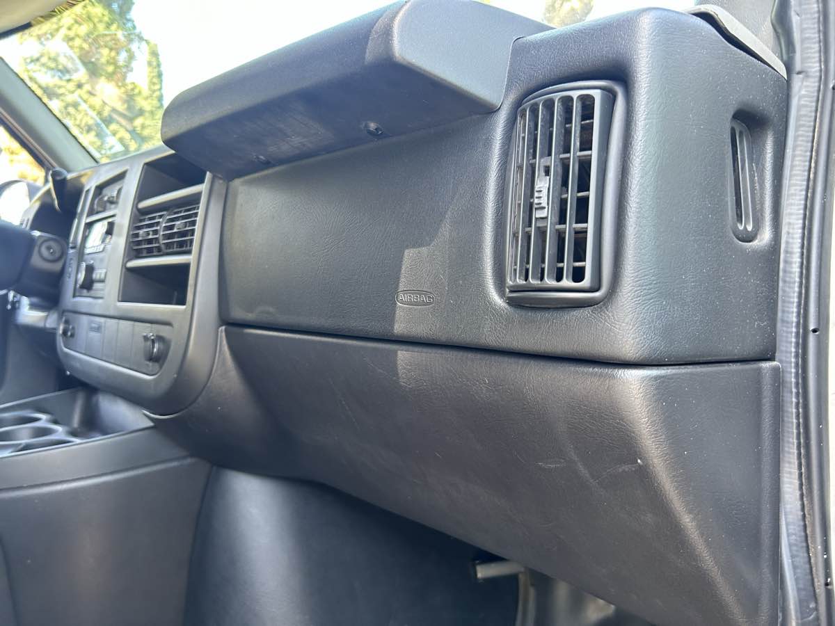 2013 Chevrolet Express Cargo Work Van - Photo 21