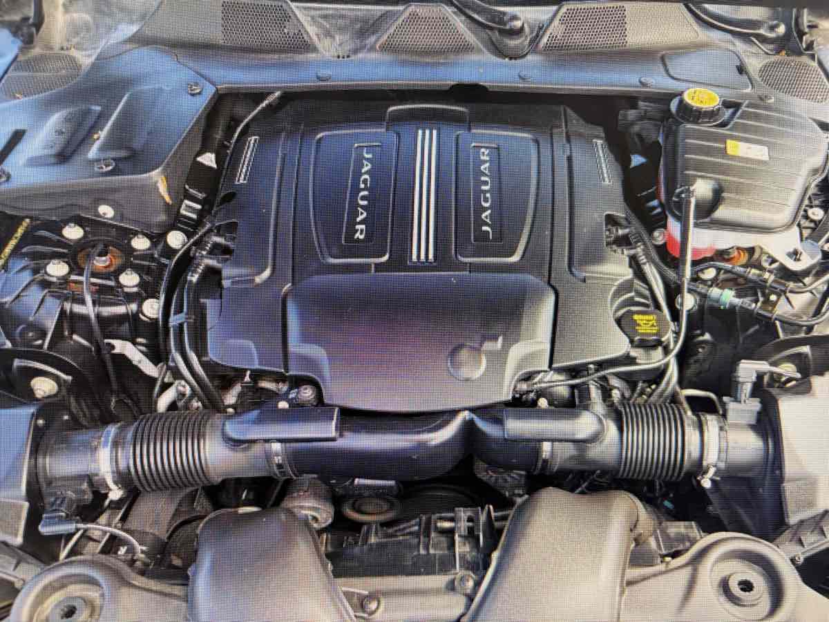 Jaguar XJ photo 36
