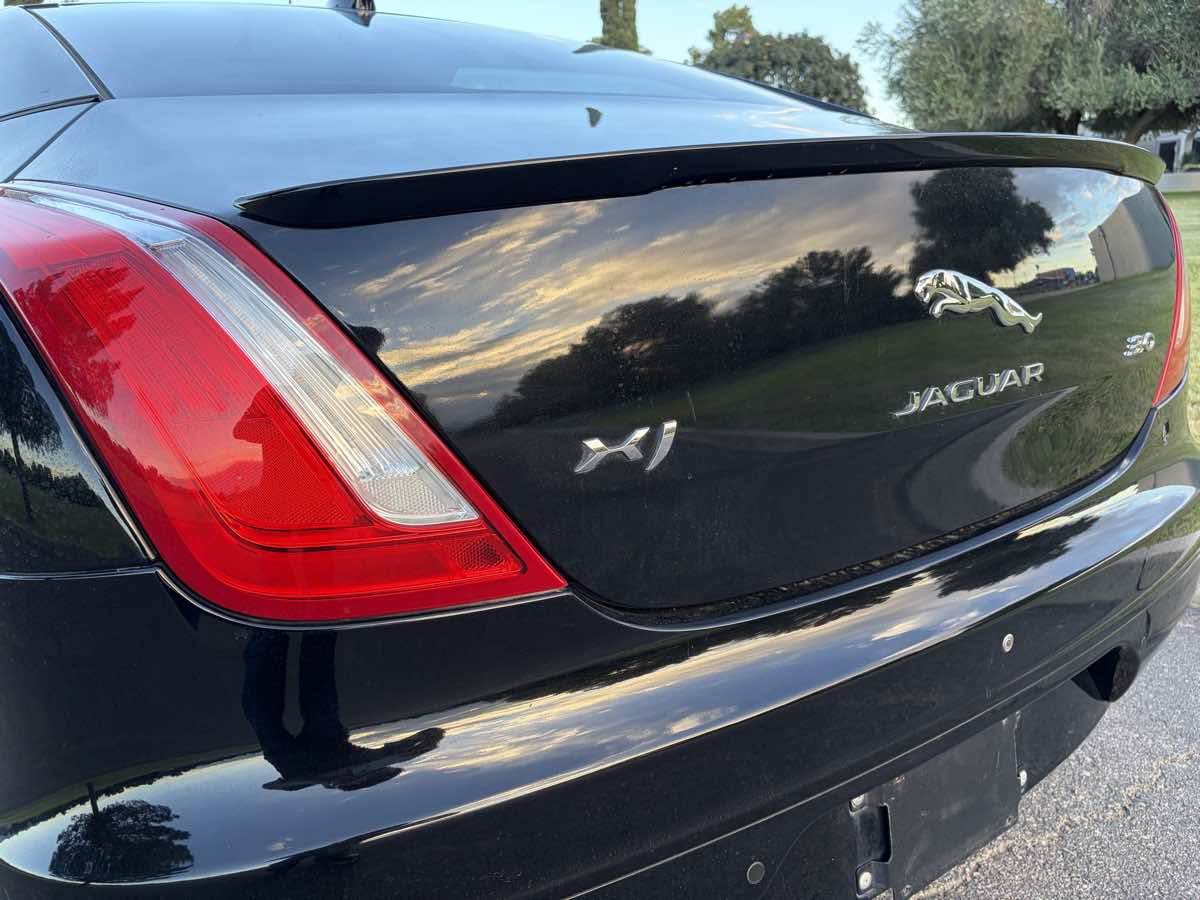 Jaguar XJ photo 5