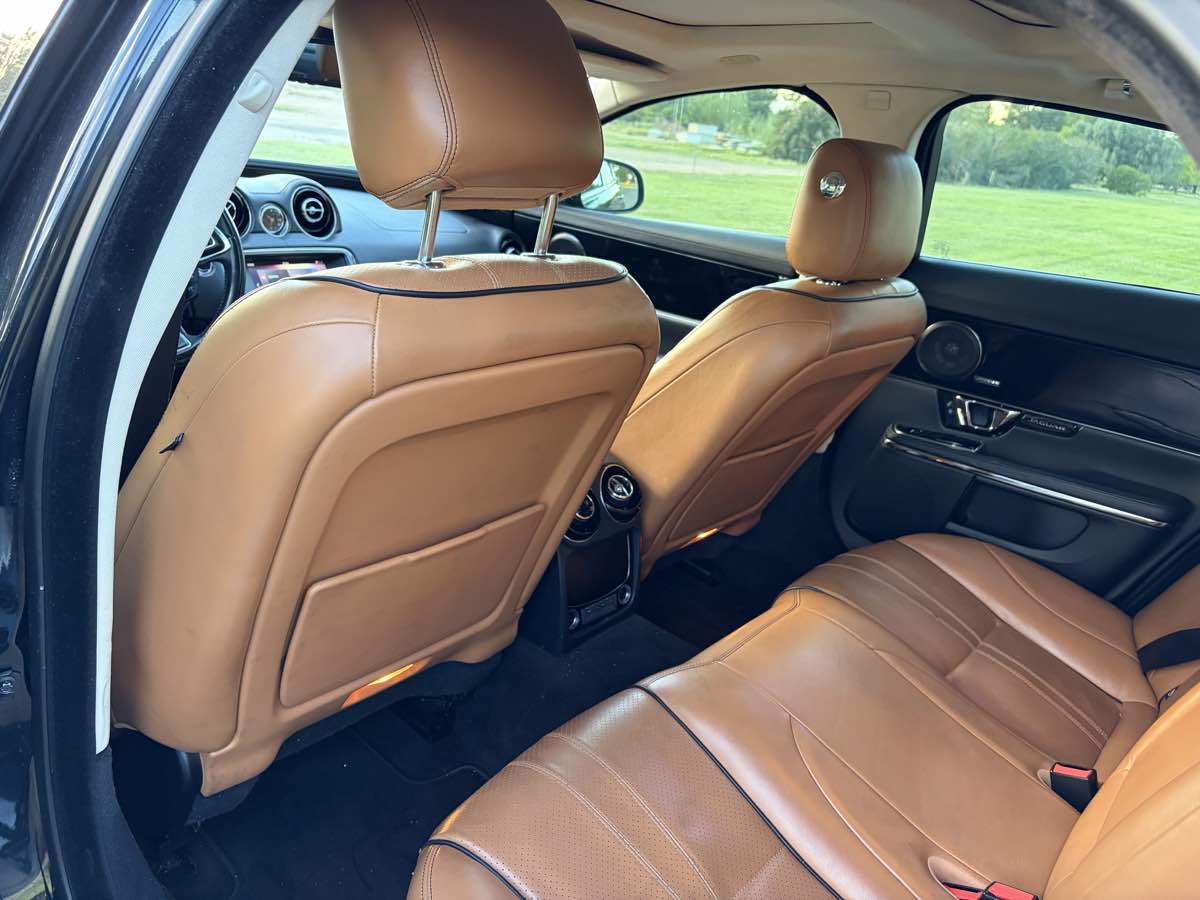 Jaguar XJ photo 21