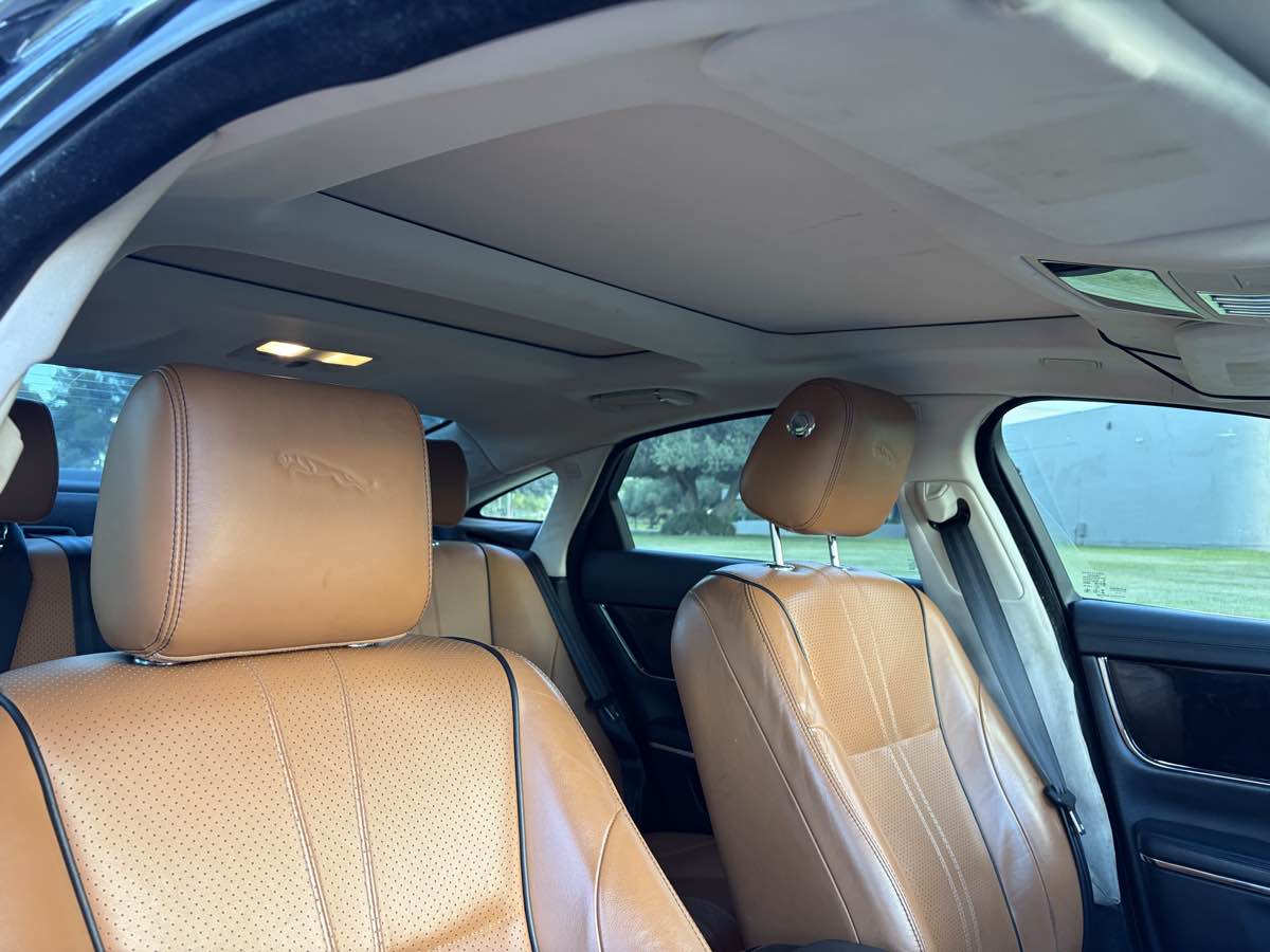 Jaguar XJ photo 27