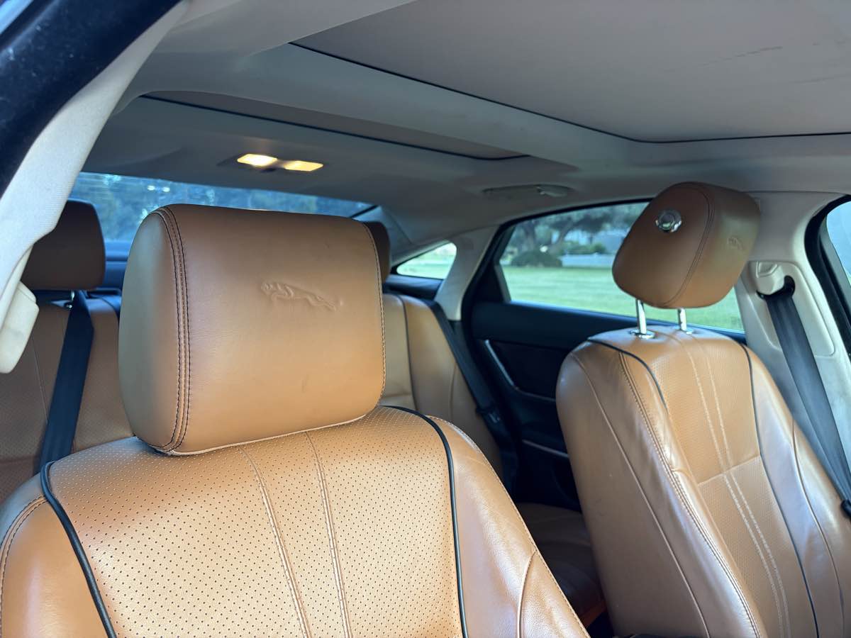 Jaguar XJ photo 28