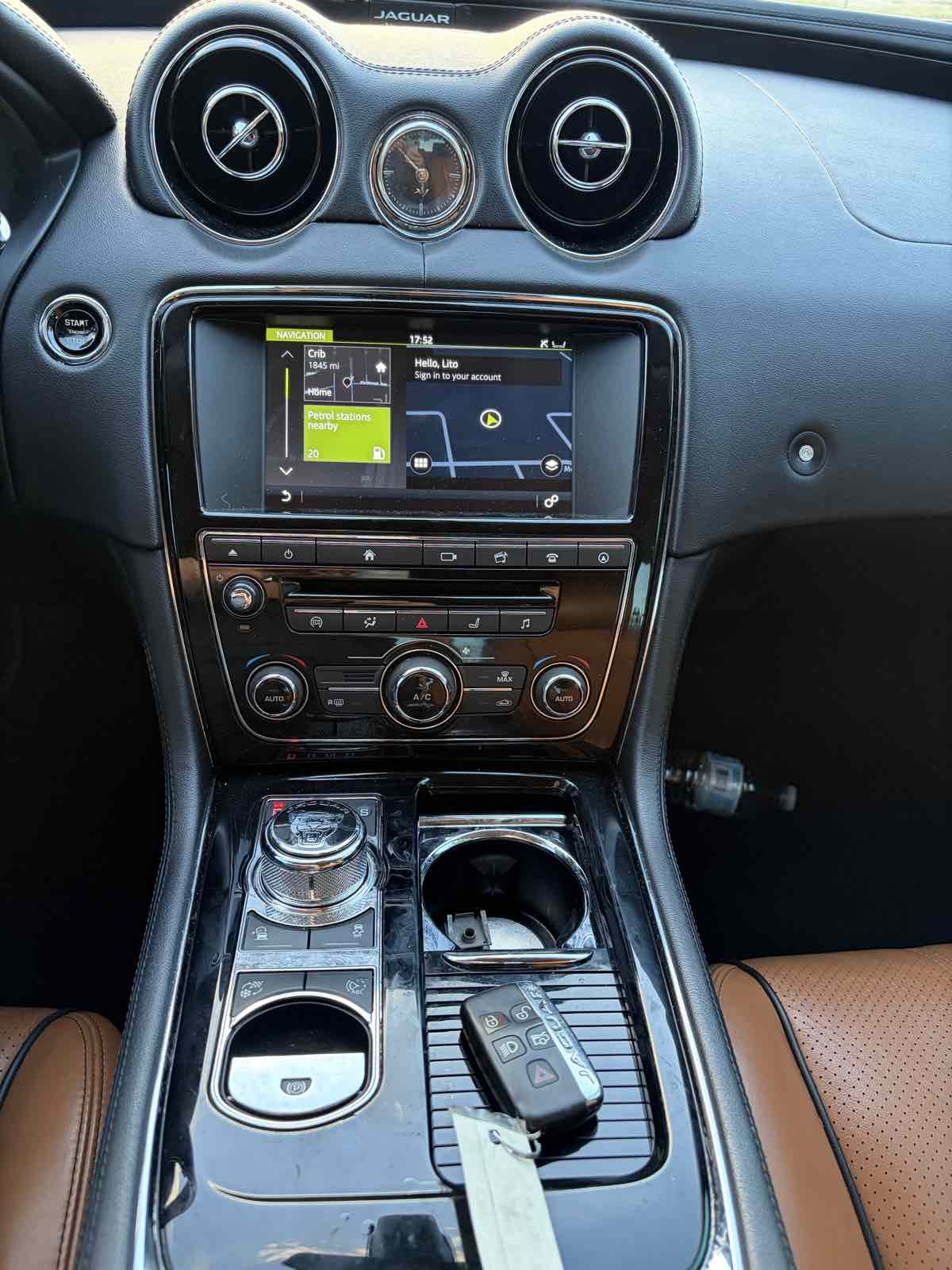 Jaguar XJ photo 29