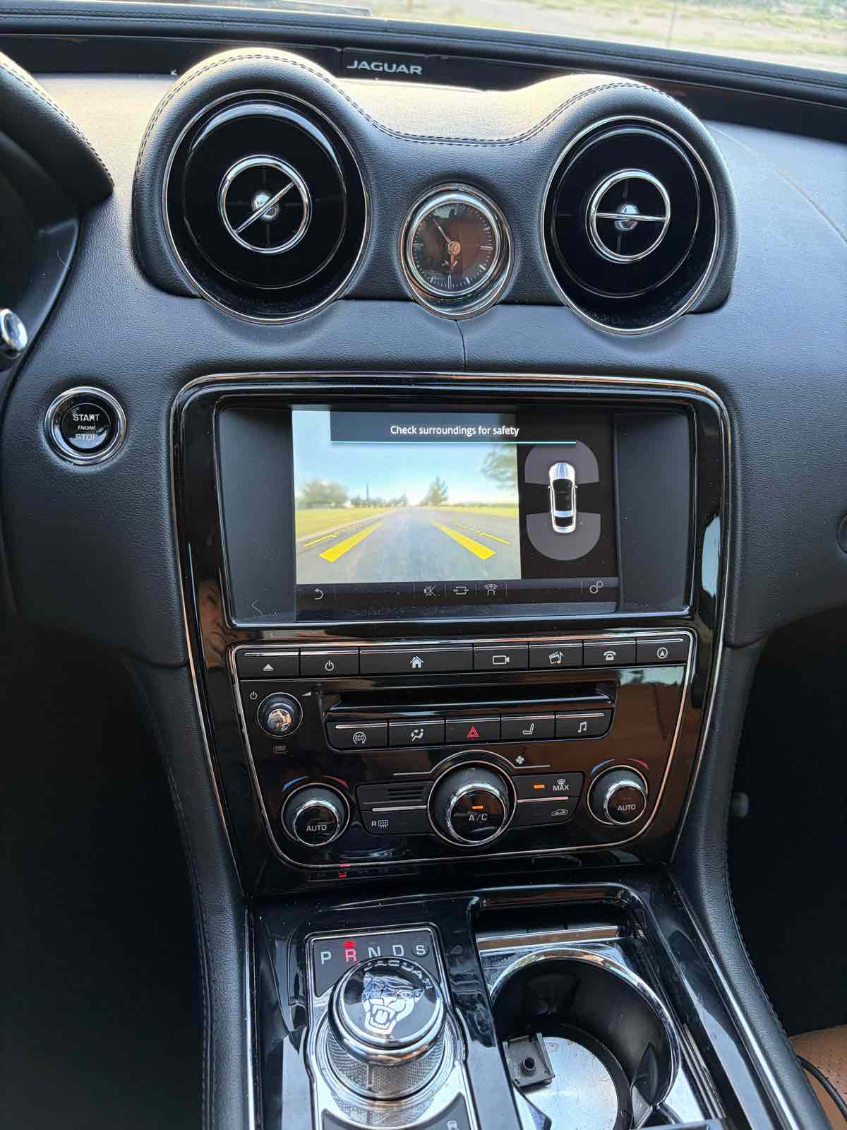 Jaguar XJ photo 32