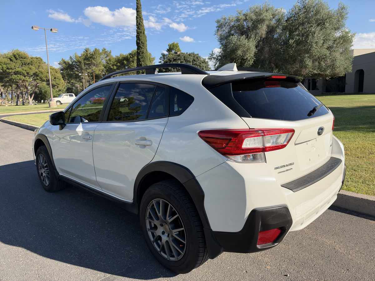 Subaru Crosstrek photo 2
