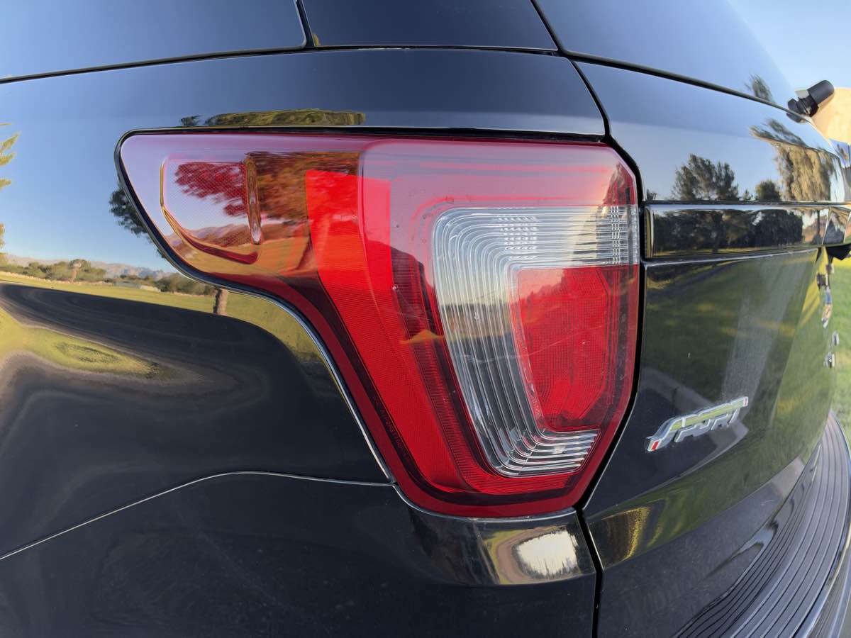 Ford Explorer photo 4
