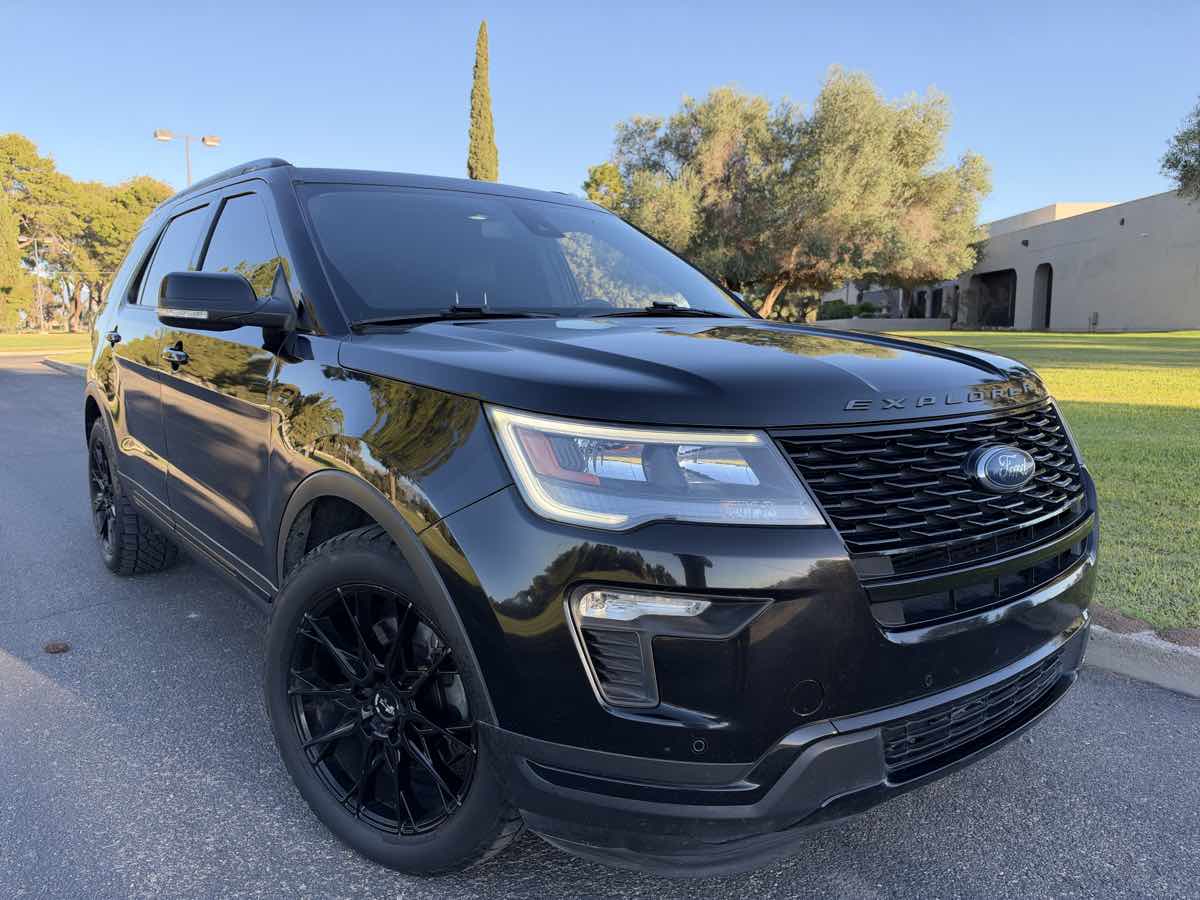 Ford Explorer photo 9