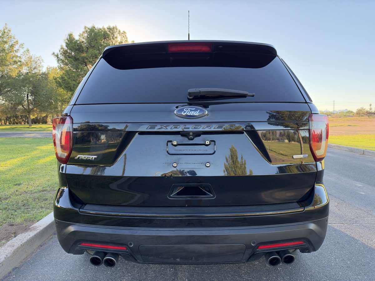 Ford Explorer photo 10