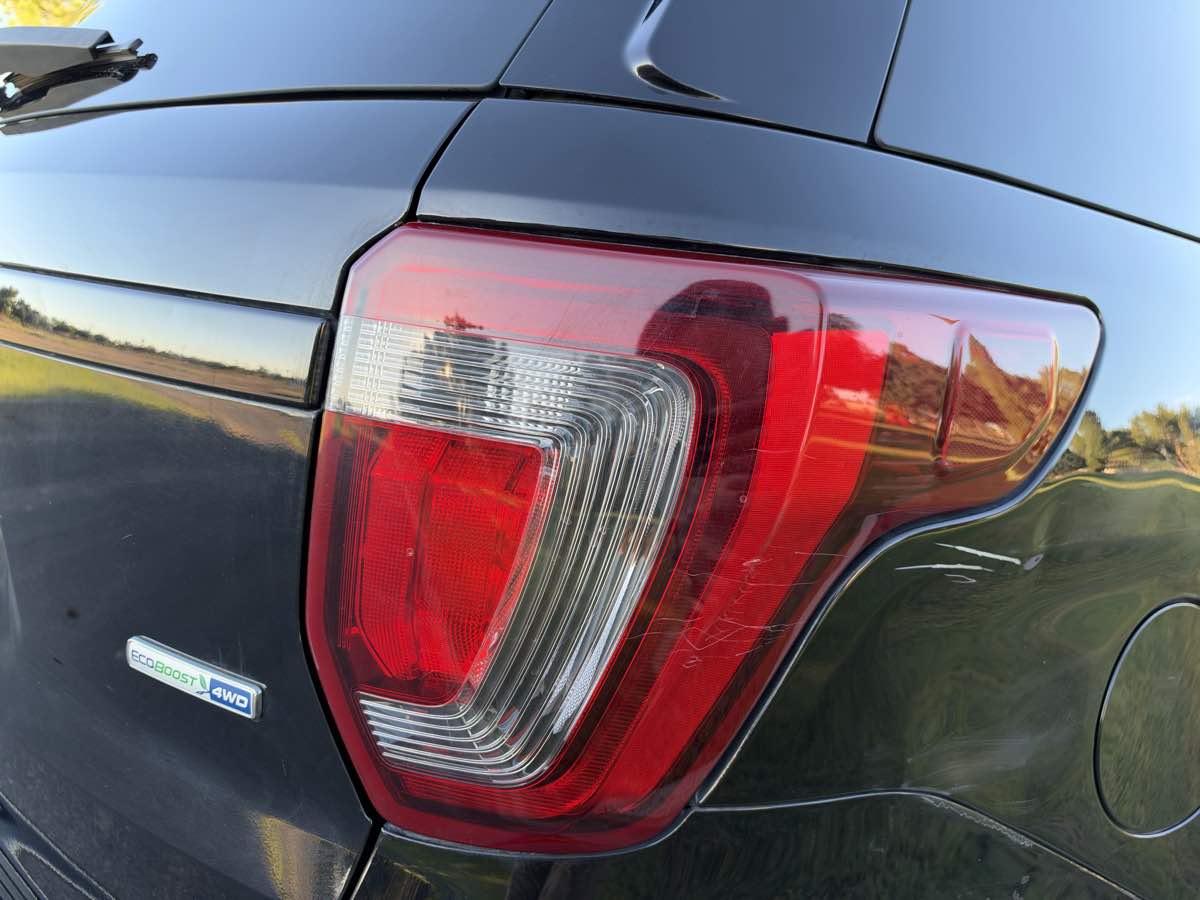 Ford Explorer photo 23