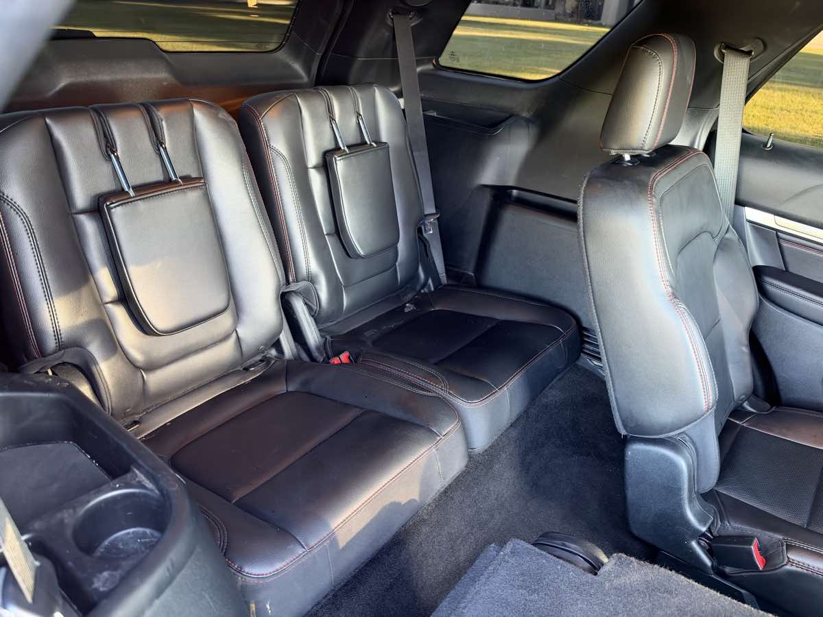 Ford Explorer photo 28