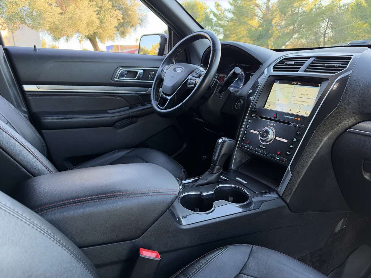 Ford Explorer photo 35