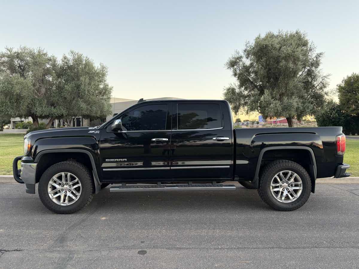 GMC Sierra photo 3