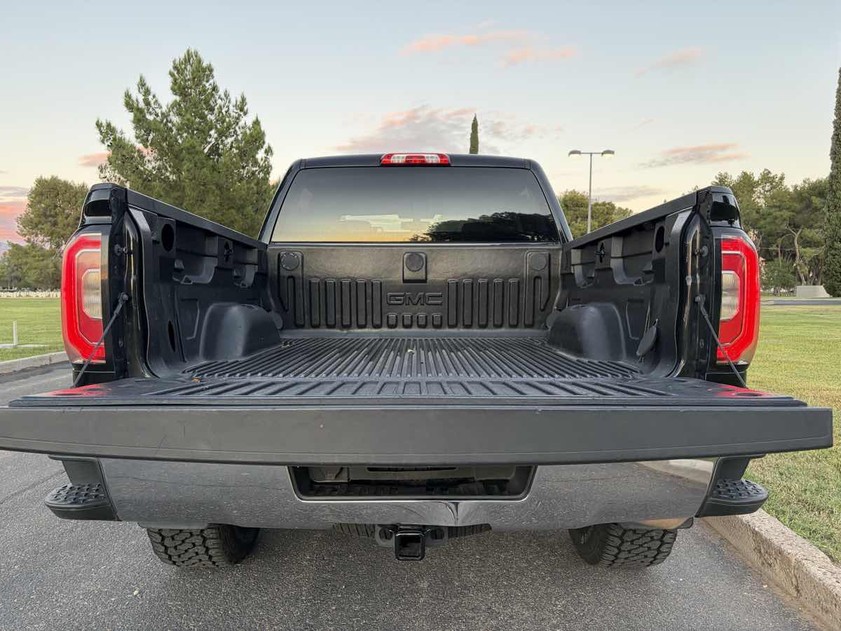 GMC Sierra photo 5