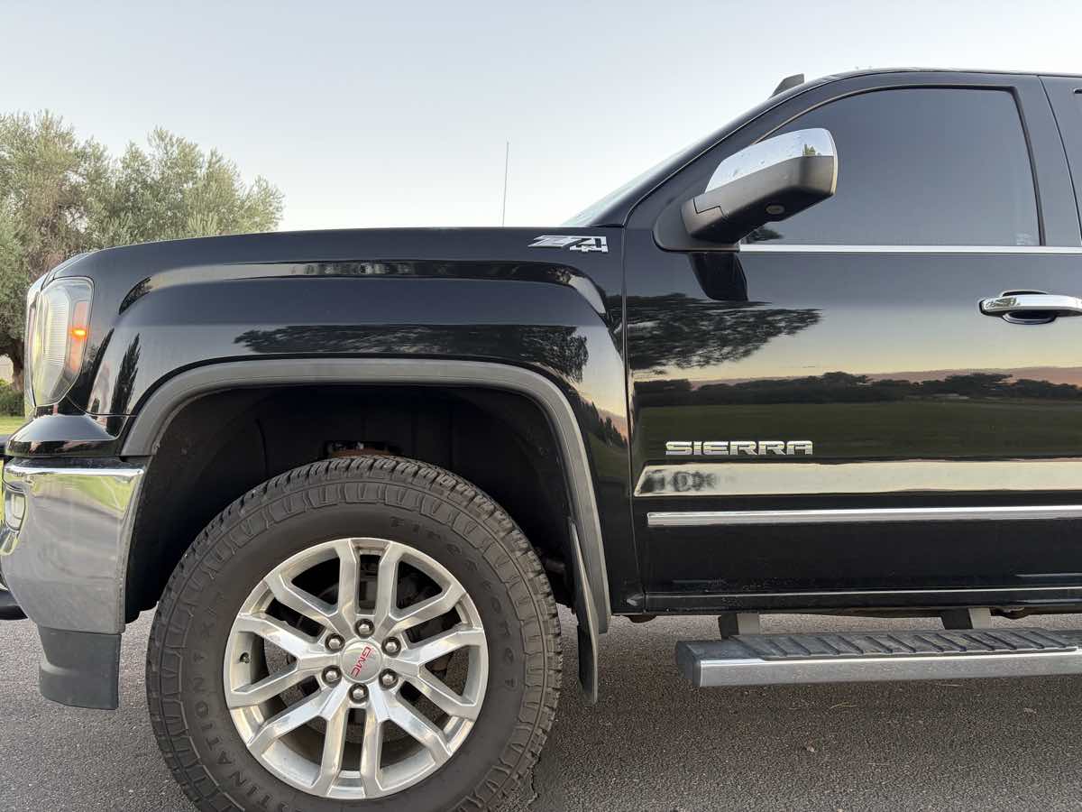 GMC Sierra photo 6