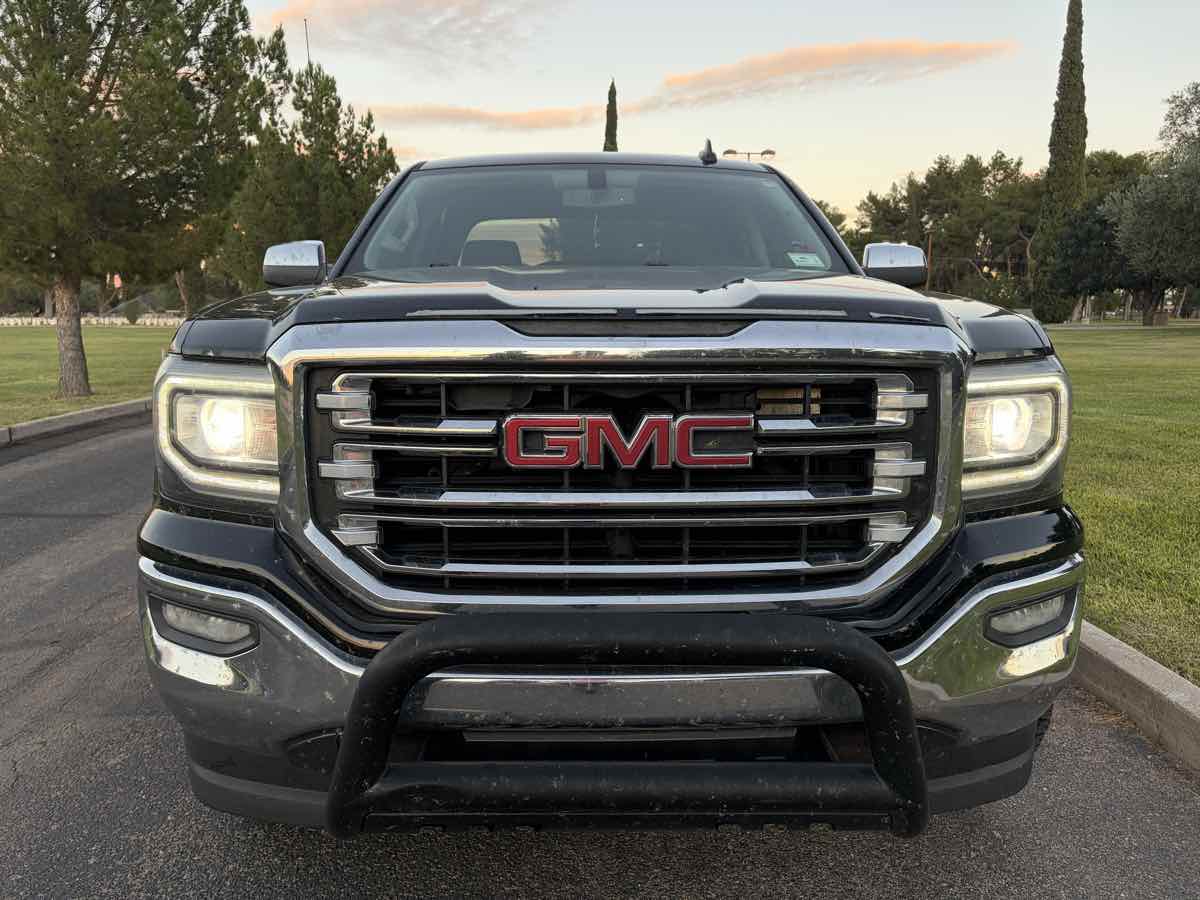 GMC Sierra photo 11