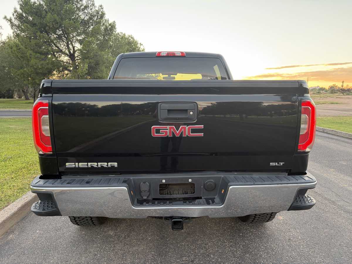 GMC Sierra photo 12