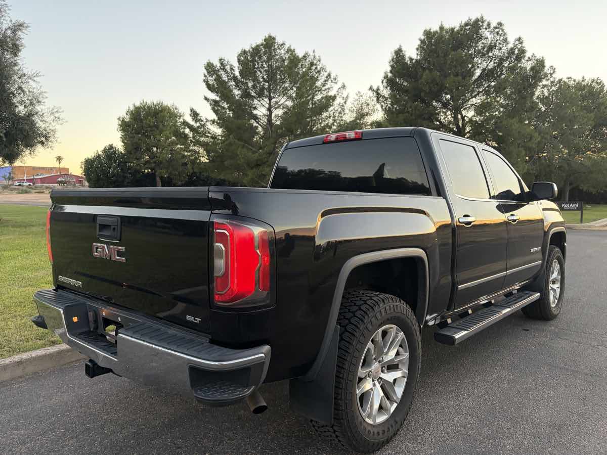 GMC Sierra photo 13