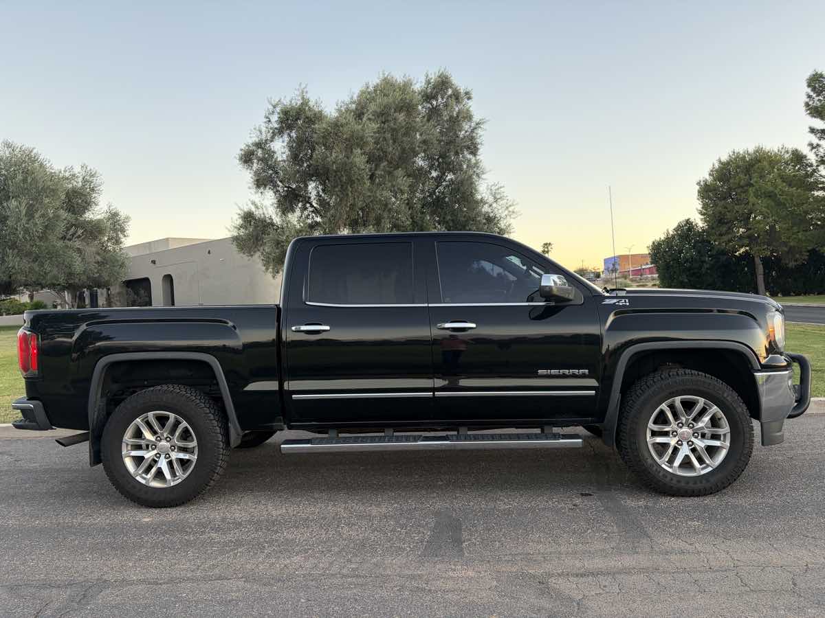 GMC Sierra photo 14
