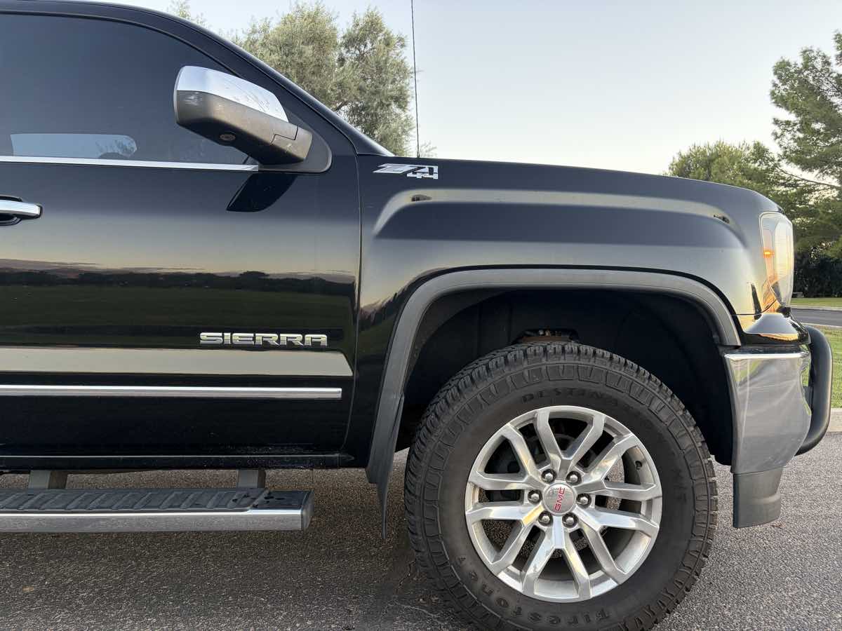 GMC Sierra photo 15