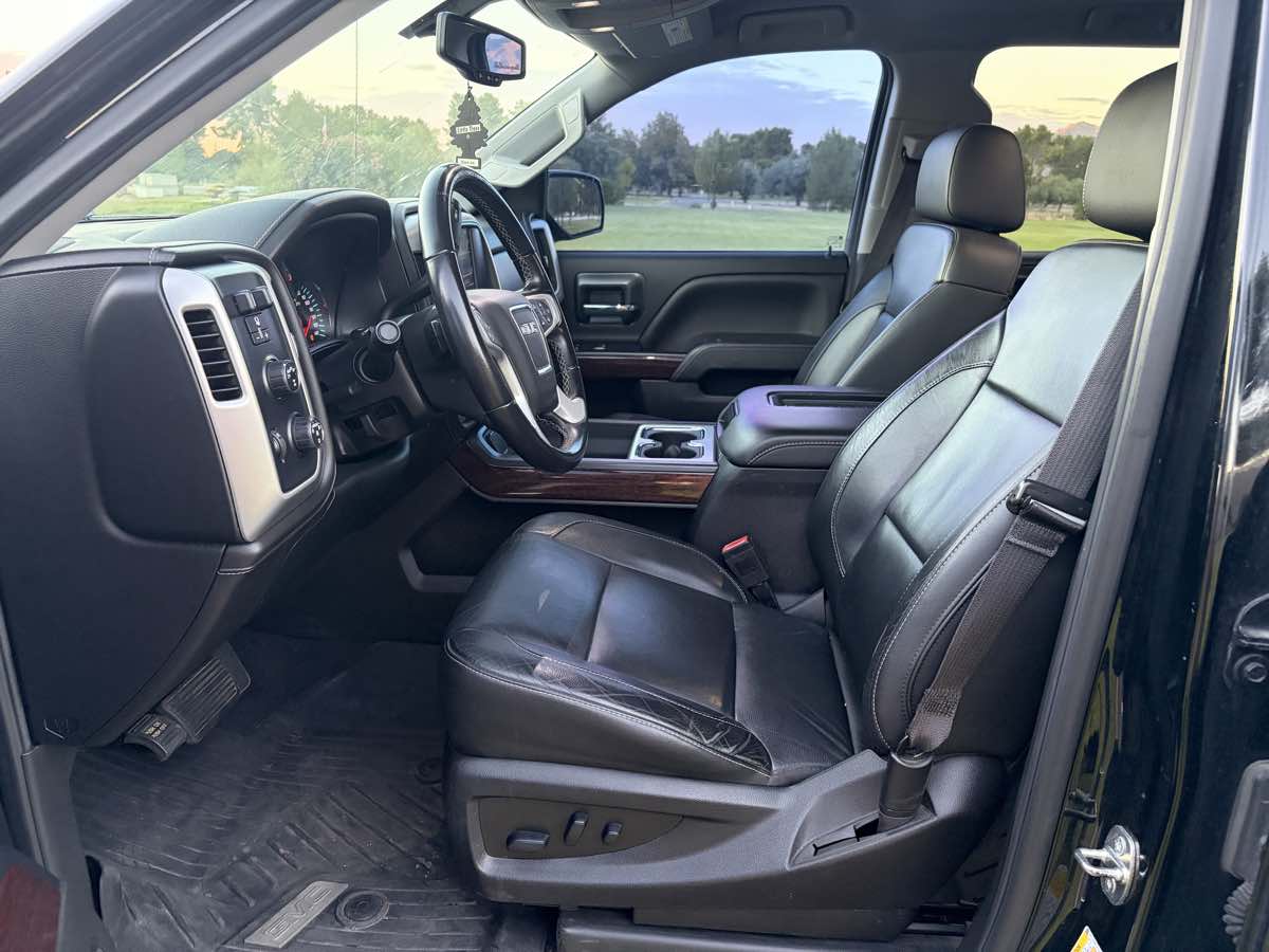 GMC Sierra photo 16