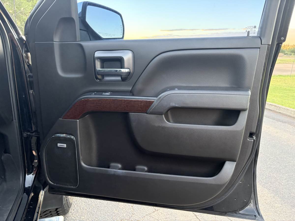 GMC Sierra photo 26