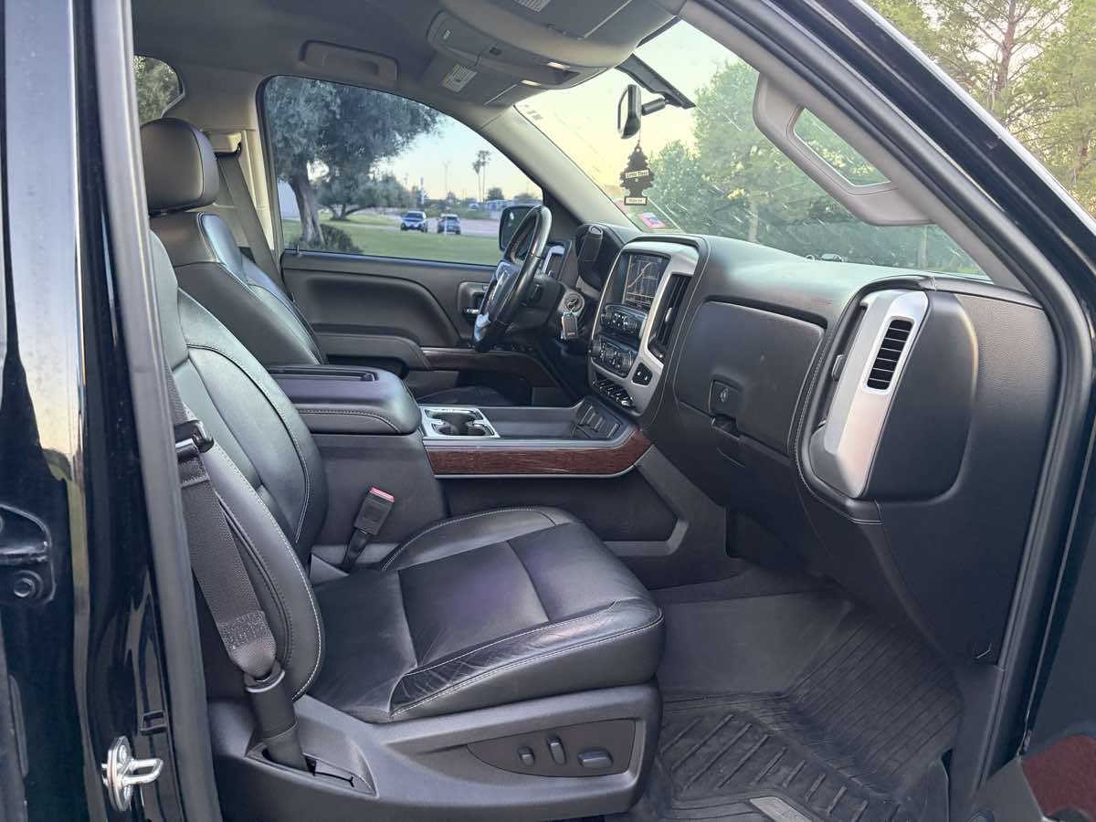 GMC Sierra photo 27