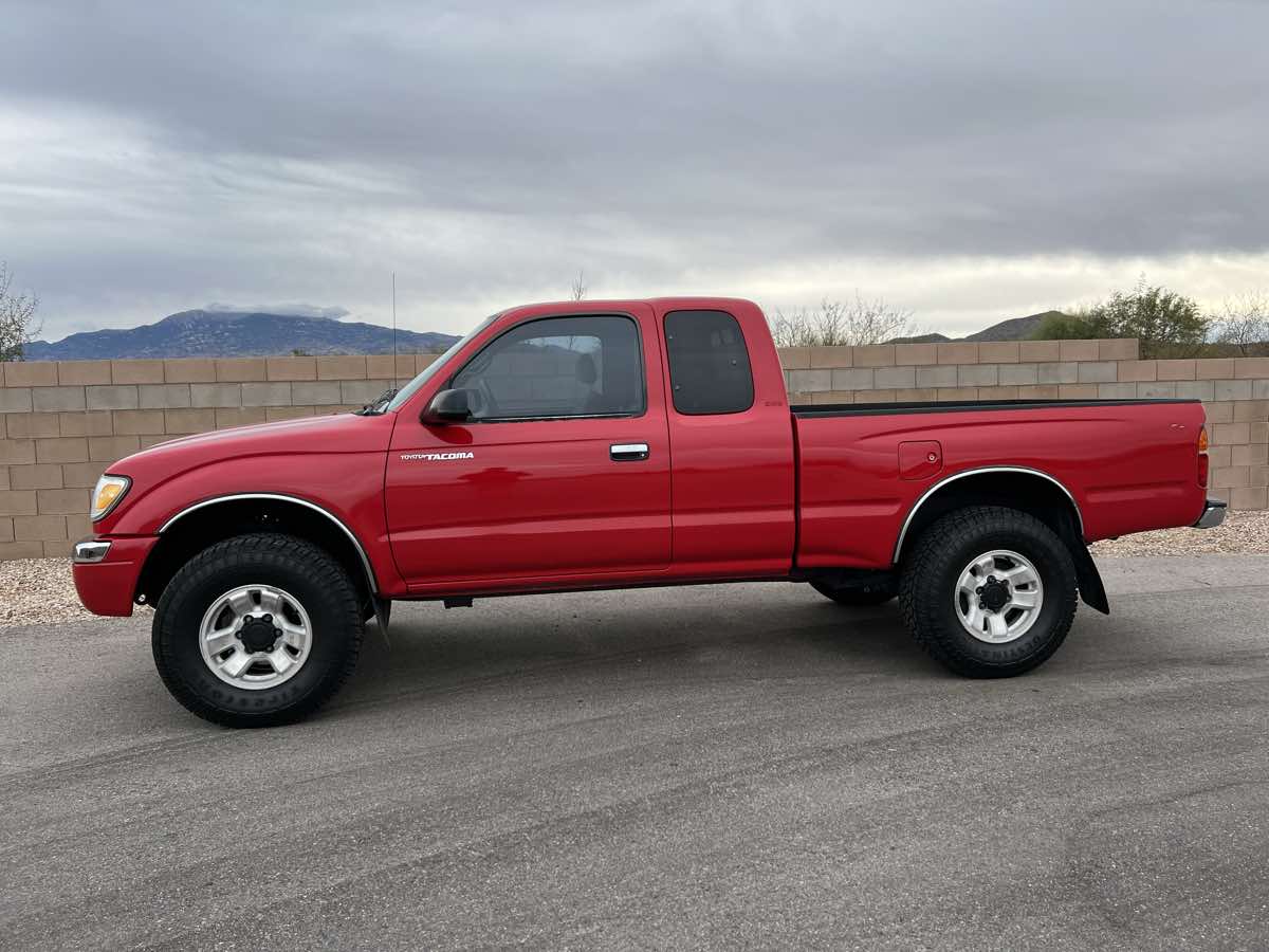 2000 Toyota Tacoma SR5 Xtracab VIN: 4TAVL52N0YZ585135 - CLASSIC.COM, image size:1200x900