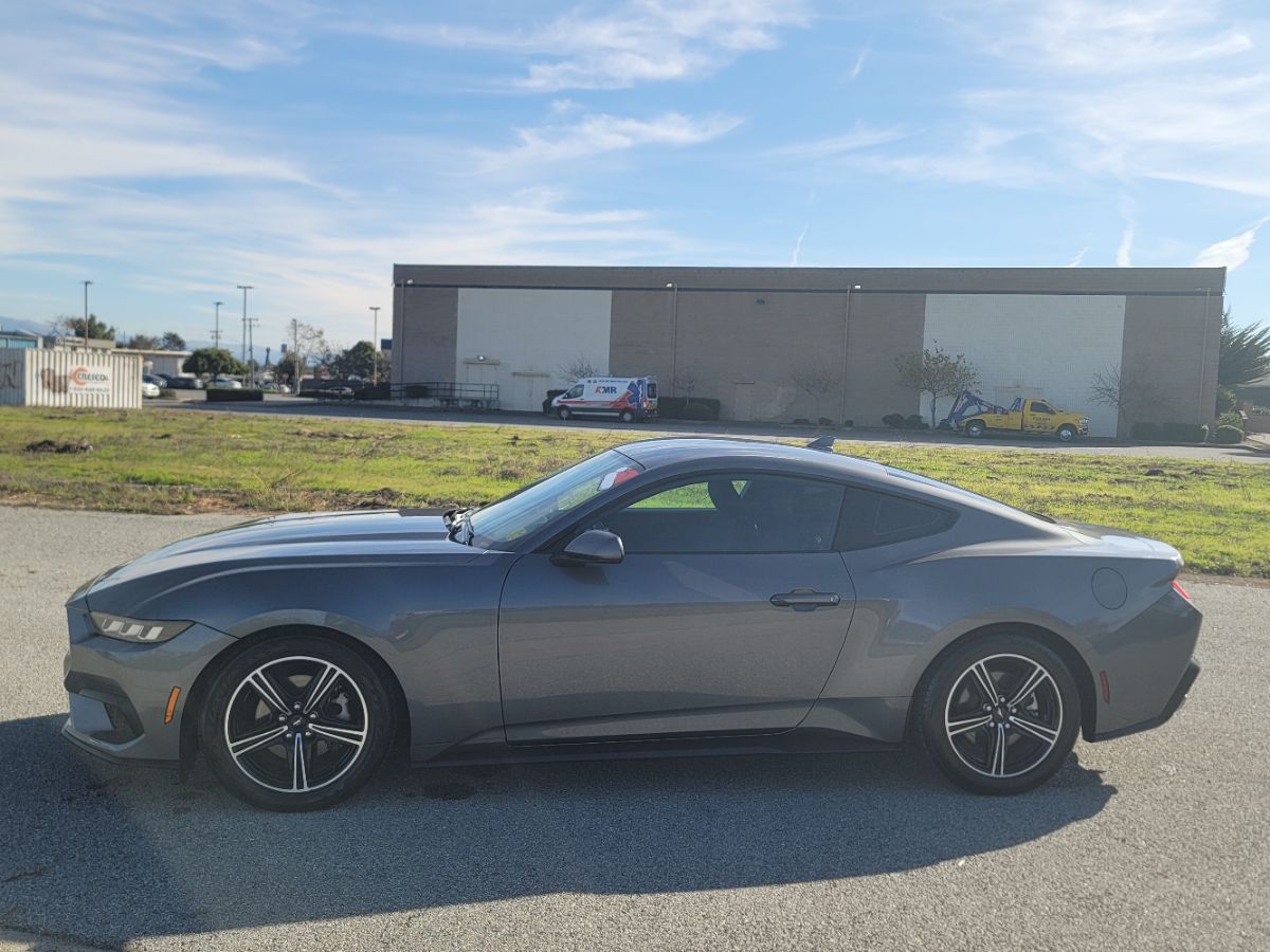 2024 Ford Mustang EcoBoost Premium - Photo 4