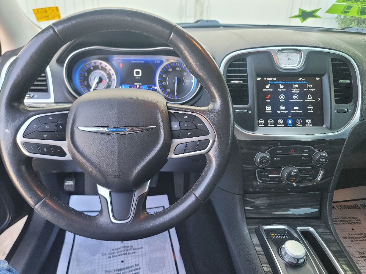 2021 Chrysler 300 Touring - Photo 10