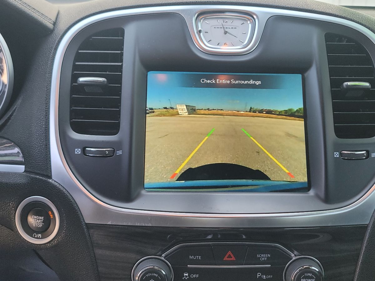 2021 Chrysler 300 Touring - Photo 12