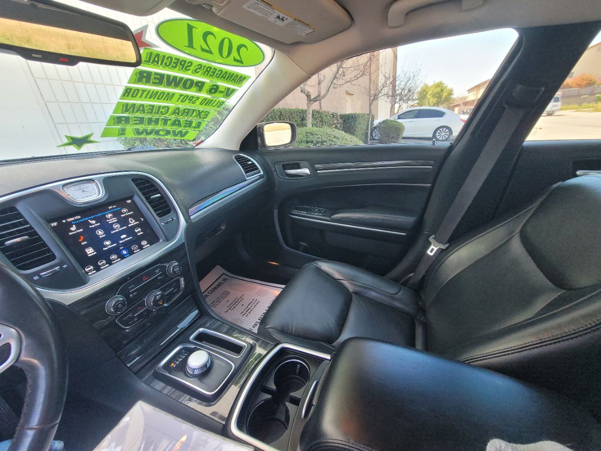 2021 Chrysler 300 Touring - Photo 14