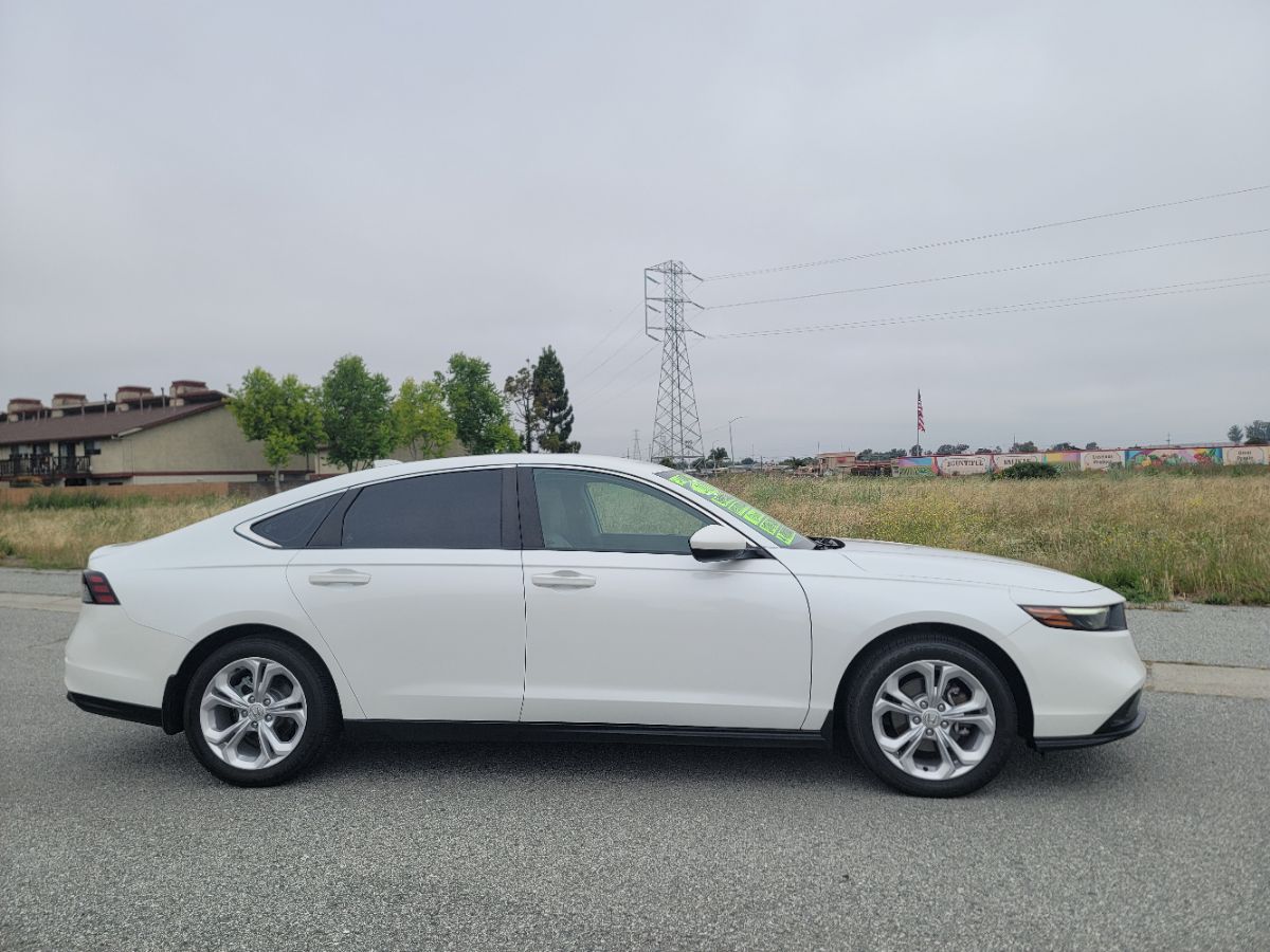 2023 Honda Accord LX - Photo 6