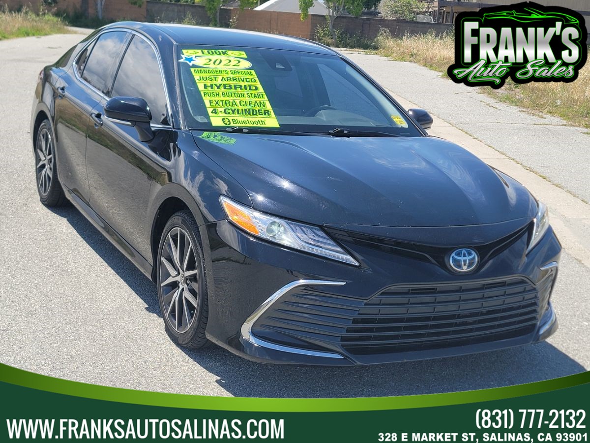 2022 Toyota Camry XLE Hybrid's photo